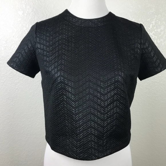Tops - Textured Black Chevron Crop Top